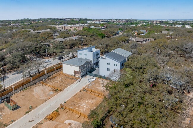 1001-1002 Oro Creek at Vance Jackson in San Antonio, TX - Building Photo - Building Photo