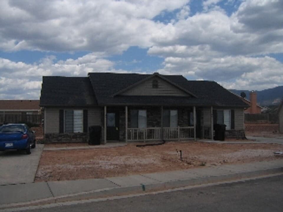86 N 4150 W in Cedar City, UT - Building Photo