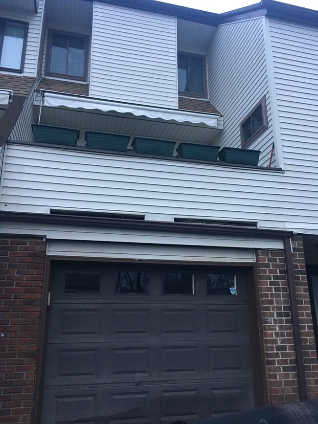285 Queen Terrace