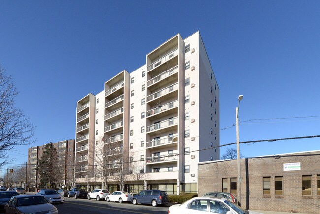 Hancock Court Apartments (Subsidized Elderly) in Quincy, MA - Foto de edificio - Building Photo