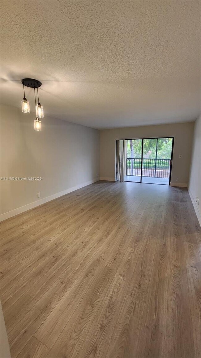 1226 S Military Trail in Deerfield Beach, FL - Building Photo - Building Photo