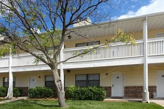 Buttonwood Tree Apartments in Wichita, KS - Building Photo - Building Photo