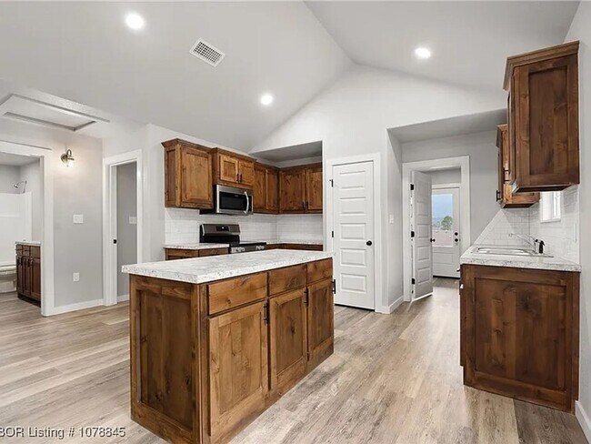 209 Coggins Ave in Poteau, OK - Building Photo - Building Photo