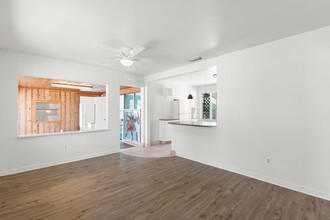 5230 1st Ave N in St. Petersburg, FL - Foto de edificio - Building Photo