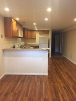 3324 N Hamlin Ave, Unit G in Chicago, IL - Building Photo