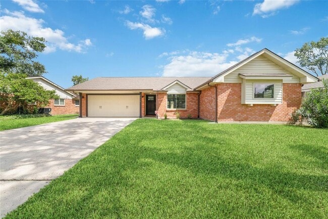 property at 5418 Poinciana Dr