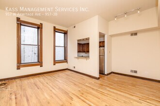 957 W Armitage Ave in Chicago, IL - Building Photo - Building Photo