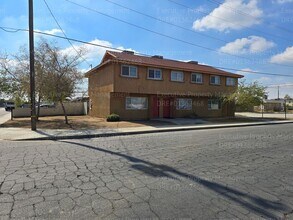 730 S Haley St in Bakersfield, CA - Building Photo - Building Photo