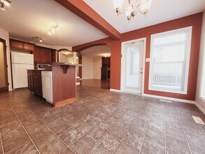 1796 Melrose Crescent SW in Edmonton, AB - Building Photo - Building Photo