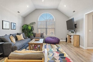 403 Willington Ln in Bentonville, AR - Building Photo