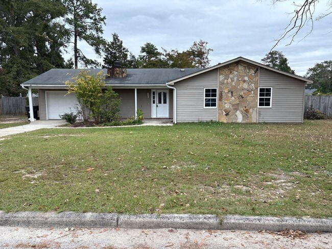3346 Ravenwood Dr
