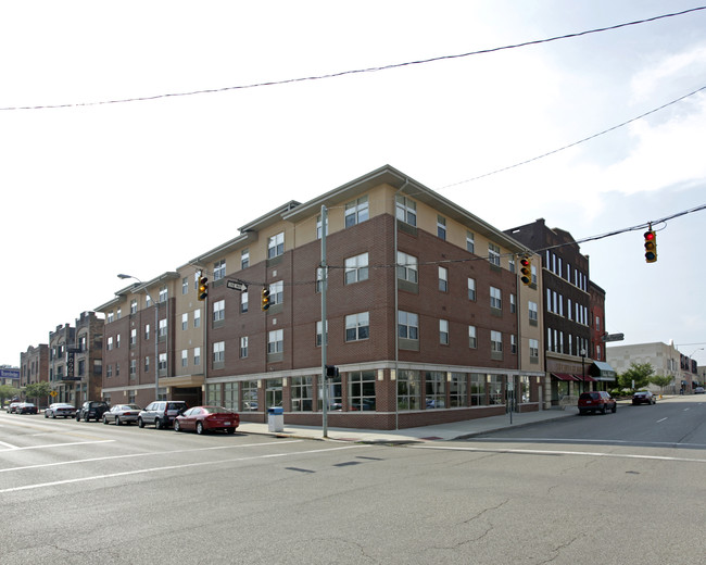 Pollock Apartments in Zanesville, OH - Building Photo - Building Photo