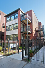 933 W Agatite Ave in Chicago, IL - Building Photo - Building Photo