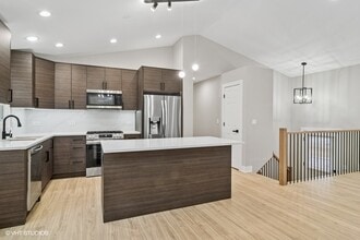 23726 N Overhill Dr in Lake Zurich, IL - Building Photo - Building Photo
