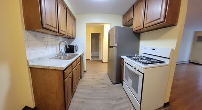 8901 N Western Ave in Des Plaines, IL - Building Photo - Building Photo