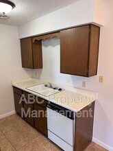 1208 W Bishop Dr in Rogers, AR - Building Photo - Building Photo