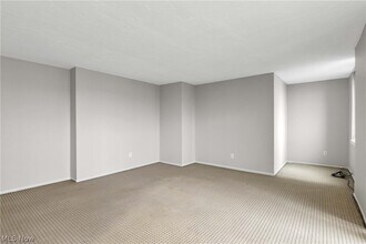 12900 Lake Ave in Lakewood, OH - Building Photo - Building Photo