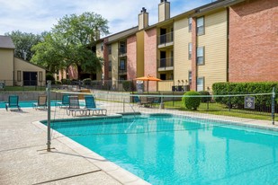 Greenbrier Park Apartments