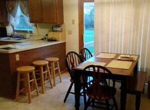 5705 Newhouse Rd in East Amherst, NY - Building Photo - Building Photo