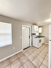 5644 18th St in Zephyrhills, FL - Building Photo - Building Photo