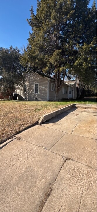 2237 S Glendale in Wichita, KS - Building Photo