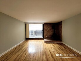 1220 N La Salle Dr in Chicago, IL - Building Photo