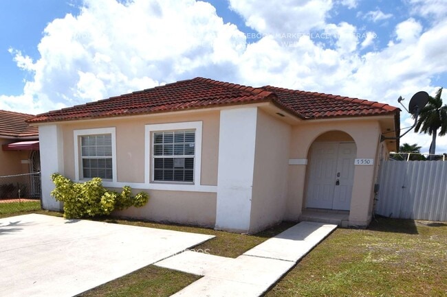 7550 W 30th Ave in Hialeah, FL - Foto de edificio - Building Photo