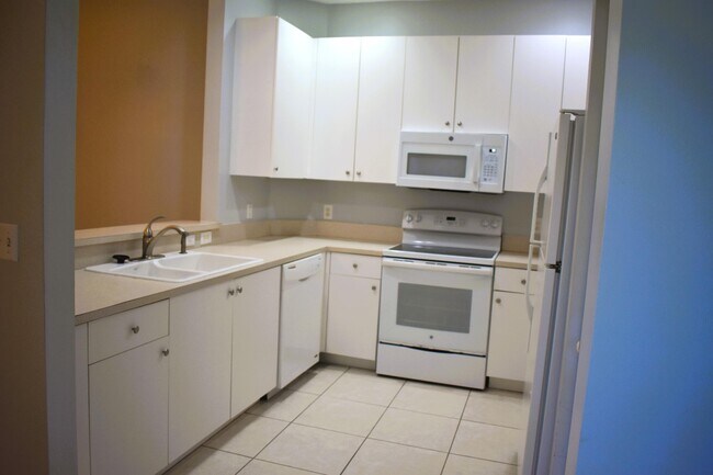 102 Lighthouse Cir in Jupiter, FL - Building Photo - Building Photo