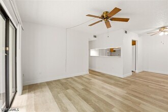 9570 Green Cypress Ln in Ft. Myers, FL - Building Photo - Building Photo