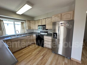 3314 Holly Terrace S in Seattle, WA - Building Photo - Building Photo