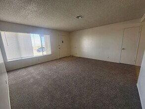 74571 Sunrise Dr in Twentynine Palms, CA - Building Photo - Building Photo