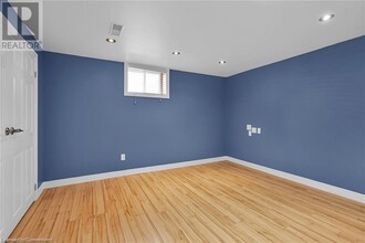 221 Gray Rd in Hamilton, ON - Building Photo - Building Photo
