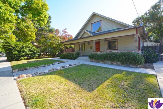 1093 Avoca Ave in Pasadena, CA - Building Photo - Building Photo