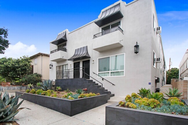 1140 N Ogden in Los Angeles, CA - Building Photo - Building Photo