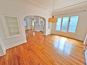 335 N Orange Grove Ave, Unit 1 in Los Angeles, CA - Foto de edificio - Building Photo