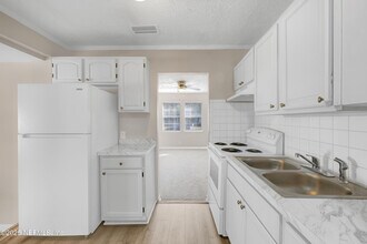 2971 W 16th St in Jacksonville, FL - Building Photo - Building Photo