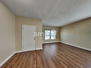 6737 Amber Springs Way in Indianapolis, IN - Foto de edificio - Building Photo