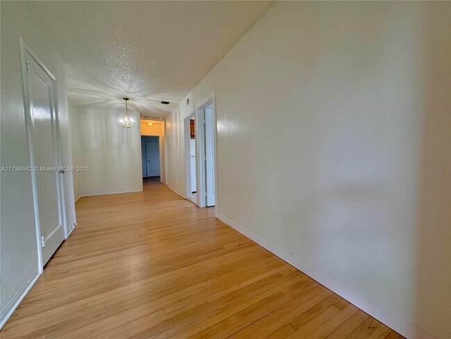 233 NW 45th Ave-Unit -233 in Miami, FL - Building Photo - Building Photo