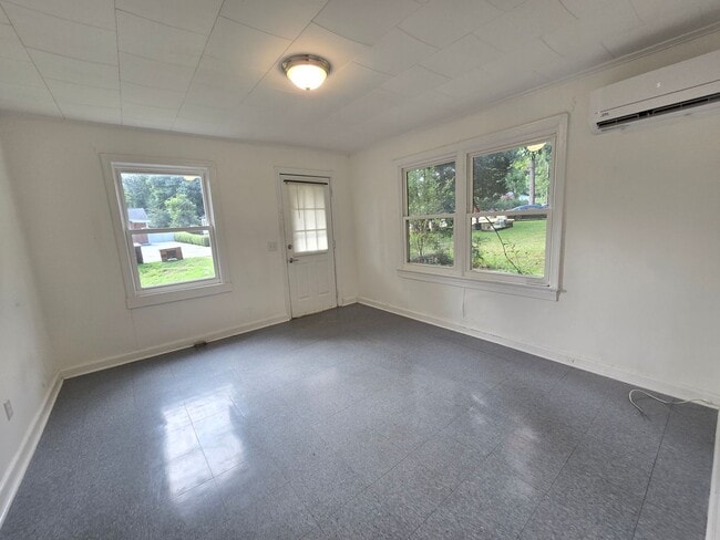406 Birch St in Sanford, NC - Building Photo - Building Photo