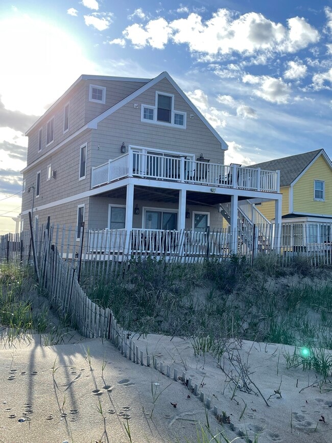 123 Atlantic Ave, Unit 1 in Salisbury, MA - Building Photo - Building Photo