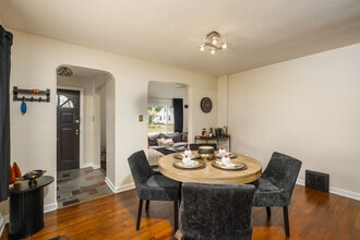 195 S Sylvan Ave in Columbus, OH - Building Photo - Building Photo