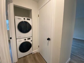 1513 SE Ash St in Portland, OR - Building Photo - Building Photo