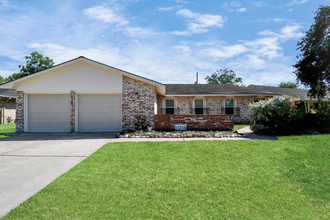 11214 Caribbean Ln in Houston, TX - Building Photo - Building Photo