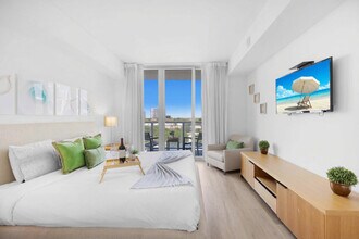 2602 E Hallandale Beach Blvd, Unit SI ID1227294P in Hallandale Beach, FL - Building Photo - Building Photo