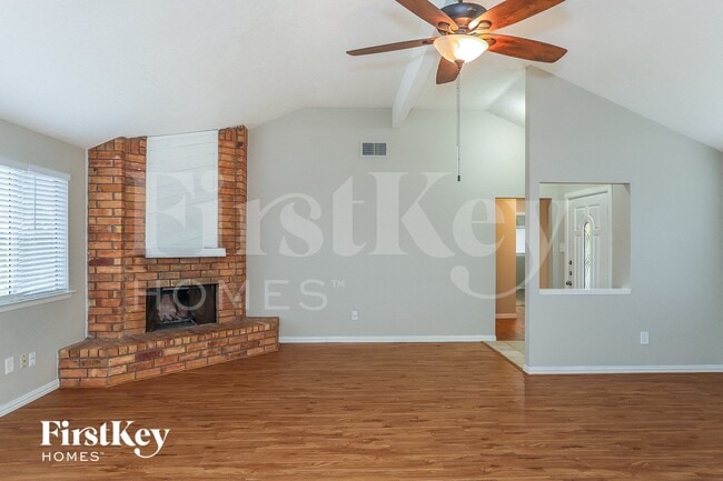 2334 Webster Ranch Rd in Friendswood, TX - Foto de edificio - Building Photo