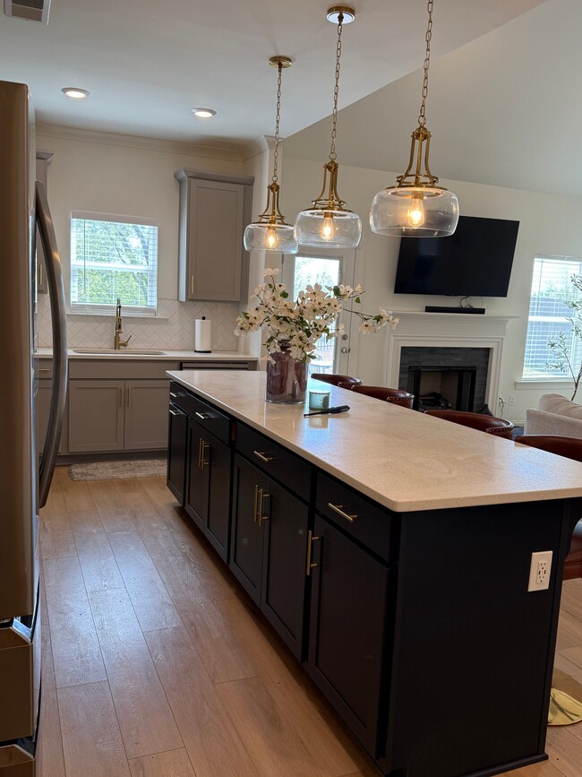 1178 Camellia Ridge Dr in Pelham, AL - Foto de edificio - Building Photo