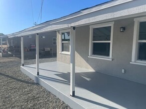 16436 Foothill Blvd in Fontana, CA - Foto de edificio - Building Photo