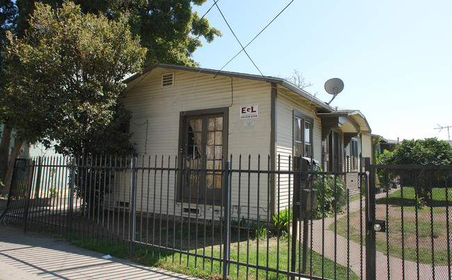 4426-4430 E Lockwood Ave in Los Angeles, CA - Building Photo - Building Photo