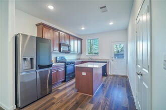 118 Ashwood Glade Dr in Willis, TX - Building Photo - Building Photo