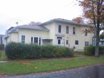 26 E Courtney St in Dunkirk, NY - Foto de edificio